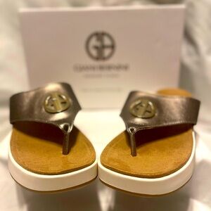 Giani Bernini Women’s Leather Flatform Sandals Metallic Size 7